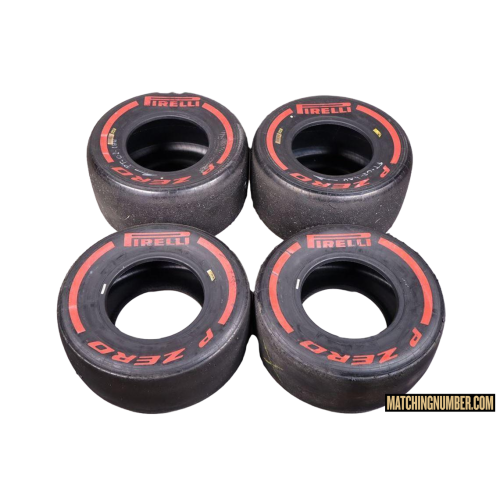 Set di pneumatici Formula 1 Pirelli rosso / Mescola Soft